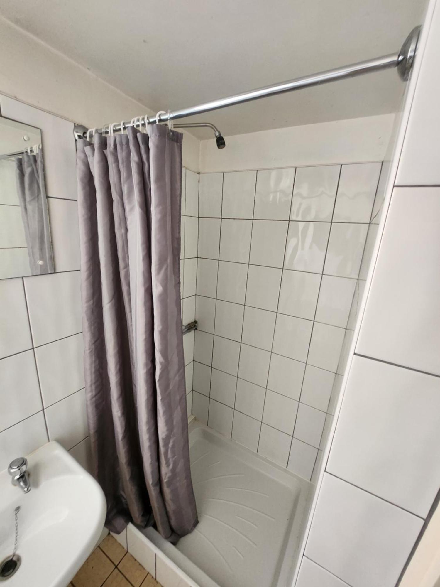 Queens Guest House Бистон Экстерьер фото