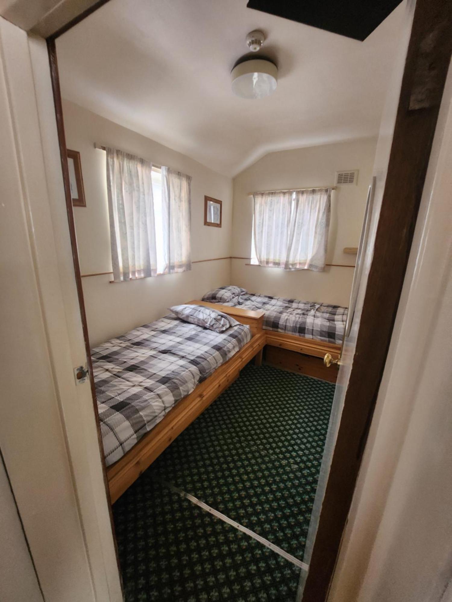 Queens Guest House Бистон Экстерьер фото
