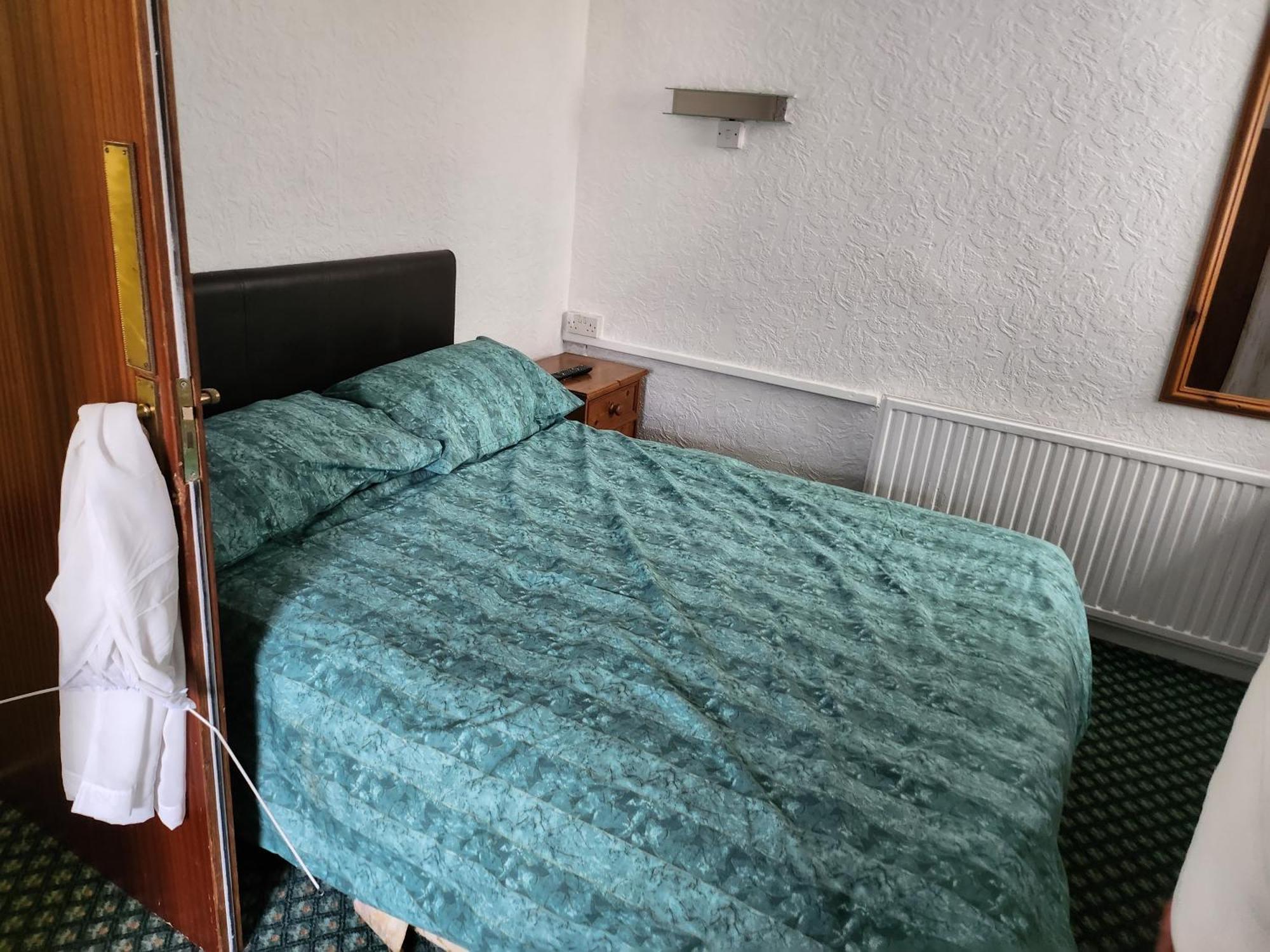Queens Guest House Бистон Экстерьер фото