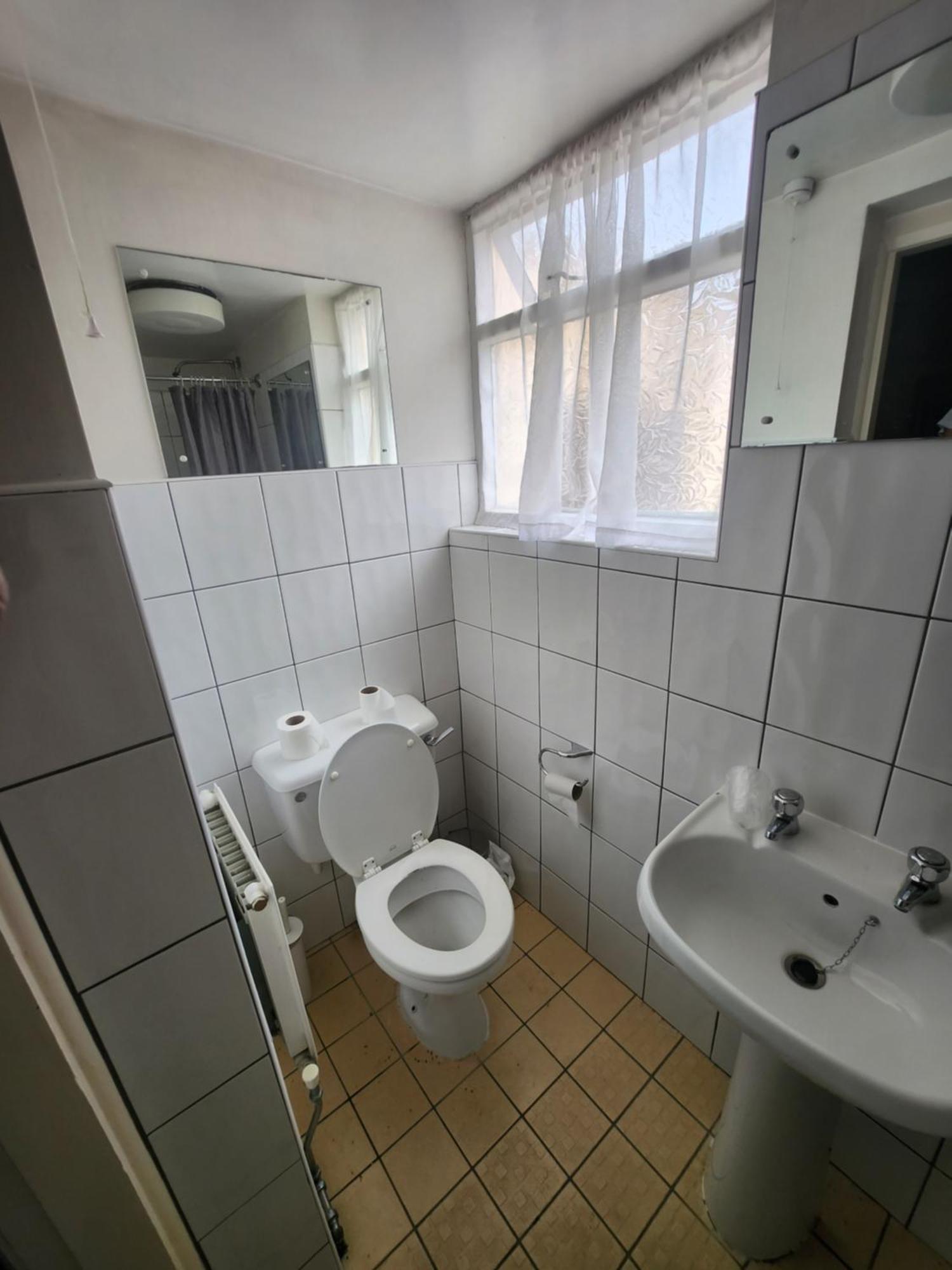 Queens Guest House Бистон Экстерьер фото