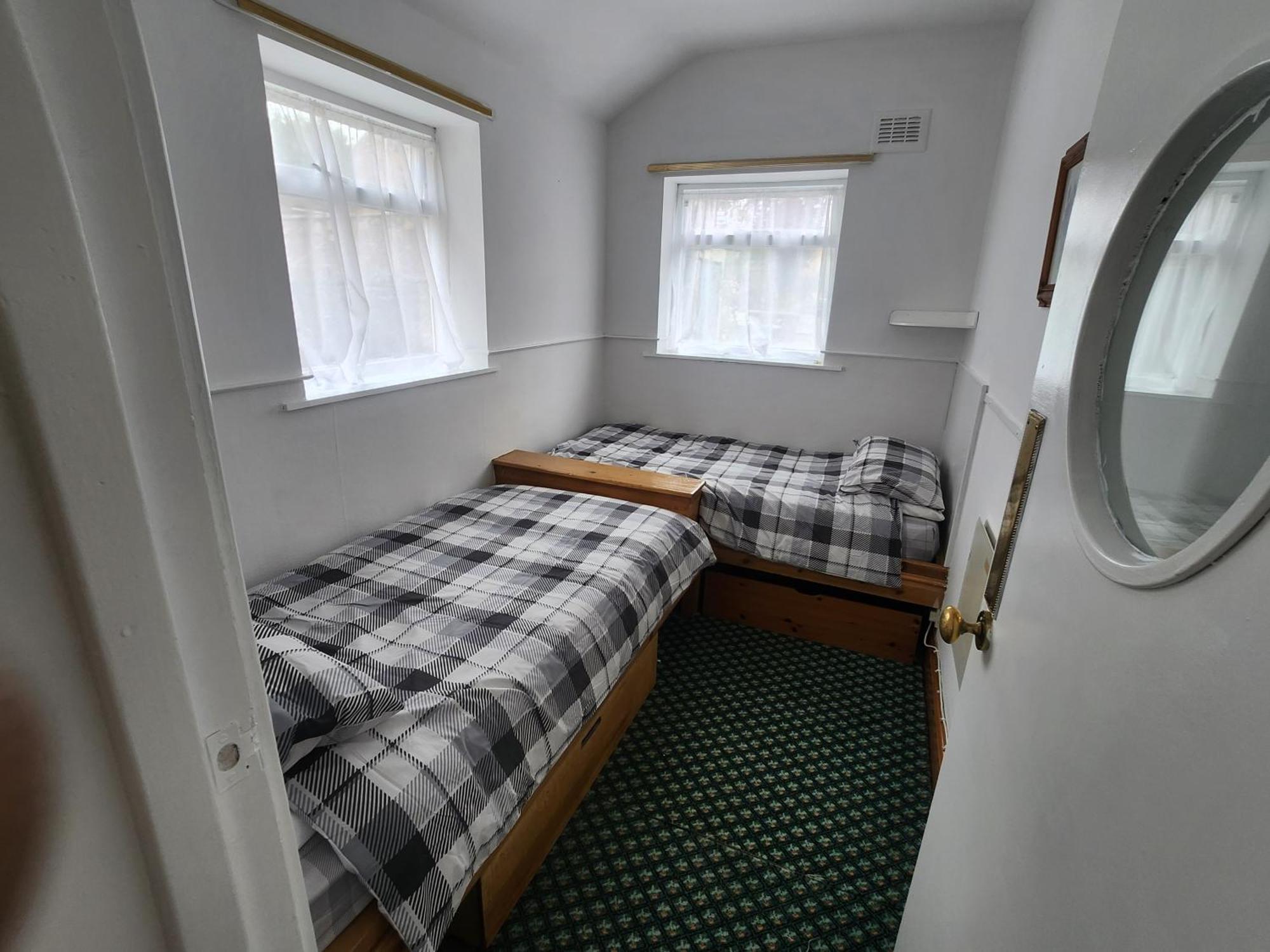 Queens Guest House Бистон Экстерьер фото